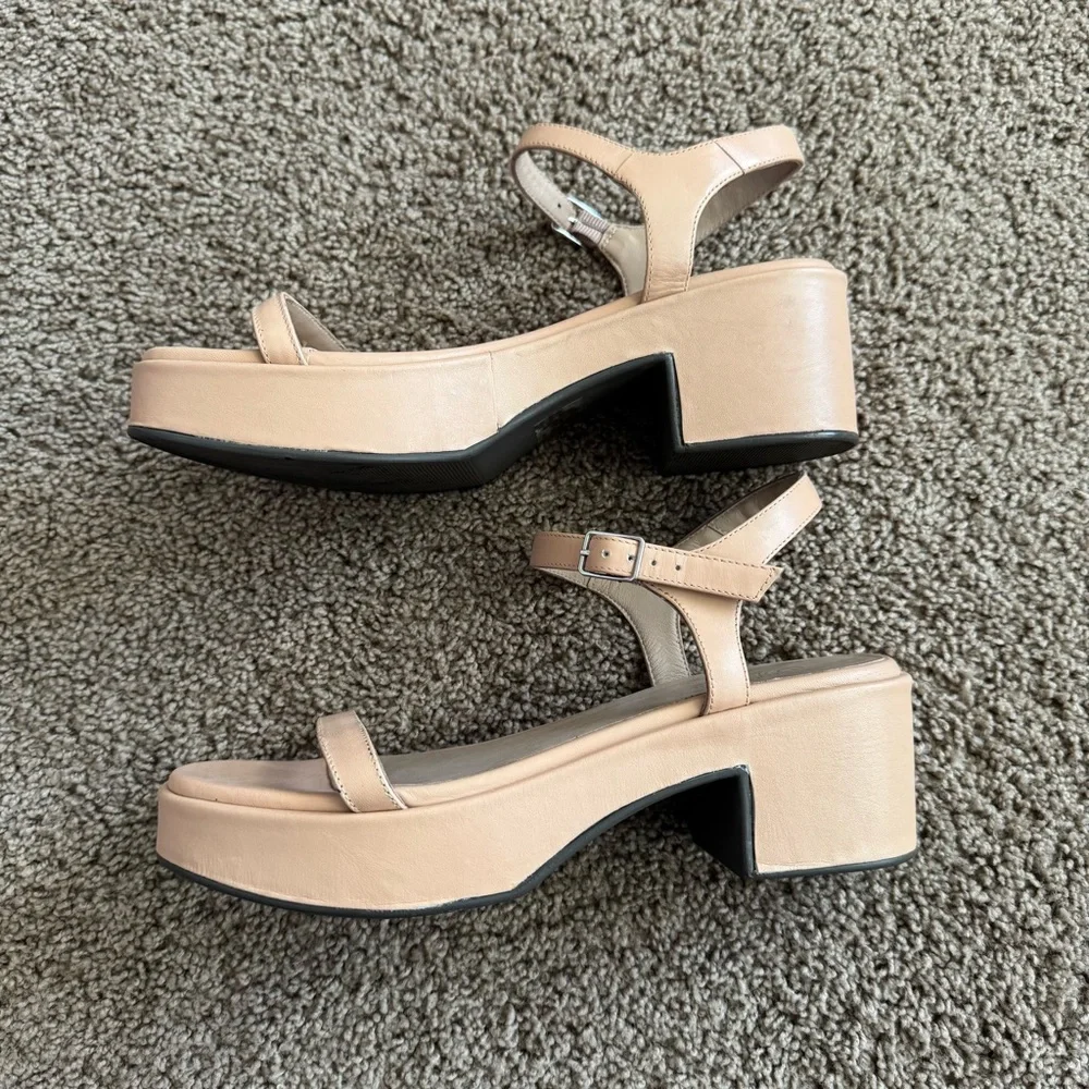 Seychelles Nude/Tan Platform Sandals